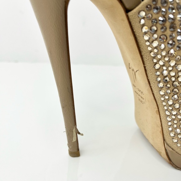 Giuseppe Zanotti ‘Liza’ Crystal Embellished Slingback Heels - Picture 11 of 11